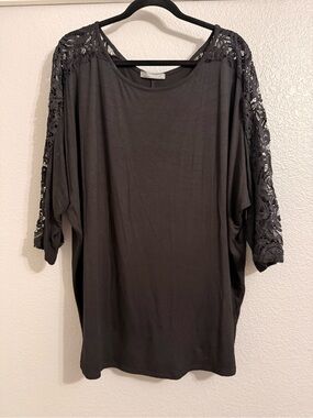 Loveappella Black Lace-Sleeve Tunic Top